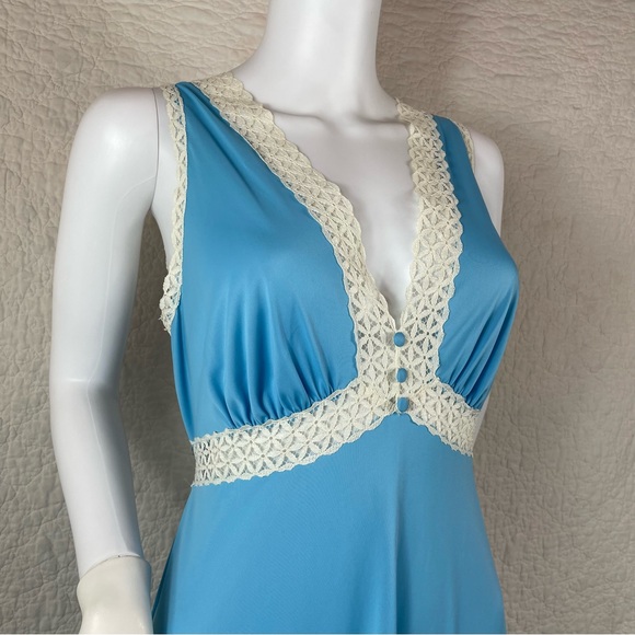 🔥Vintage 70s Vanity Fair 2 Pieces Nightgown & Robe Set Lace Maxi Length - Picture 6 of 16